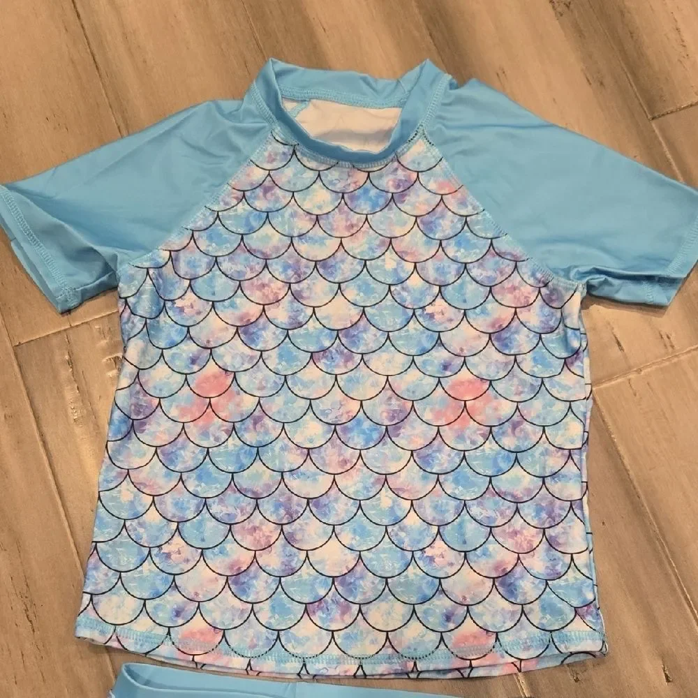 Colorful Mermaid Scale Kids Rashguard Set - Picture 3 of 5